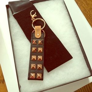 Black Mackage keychain with rose gold